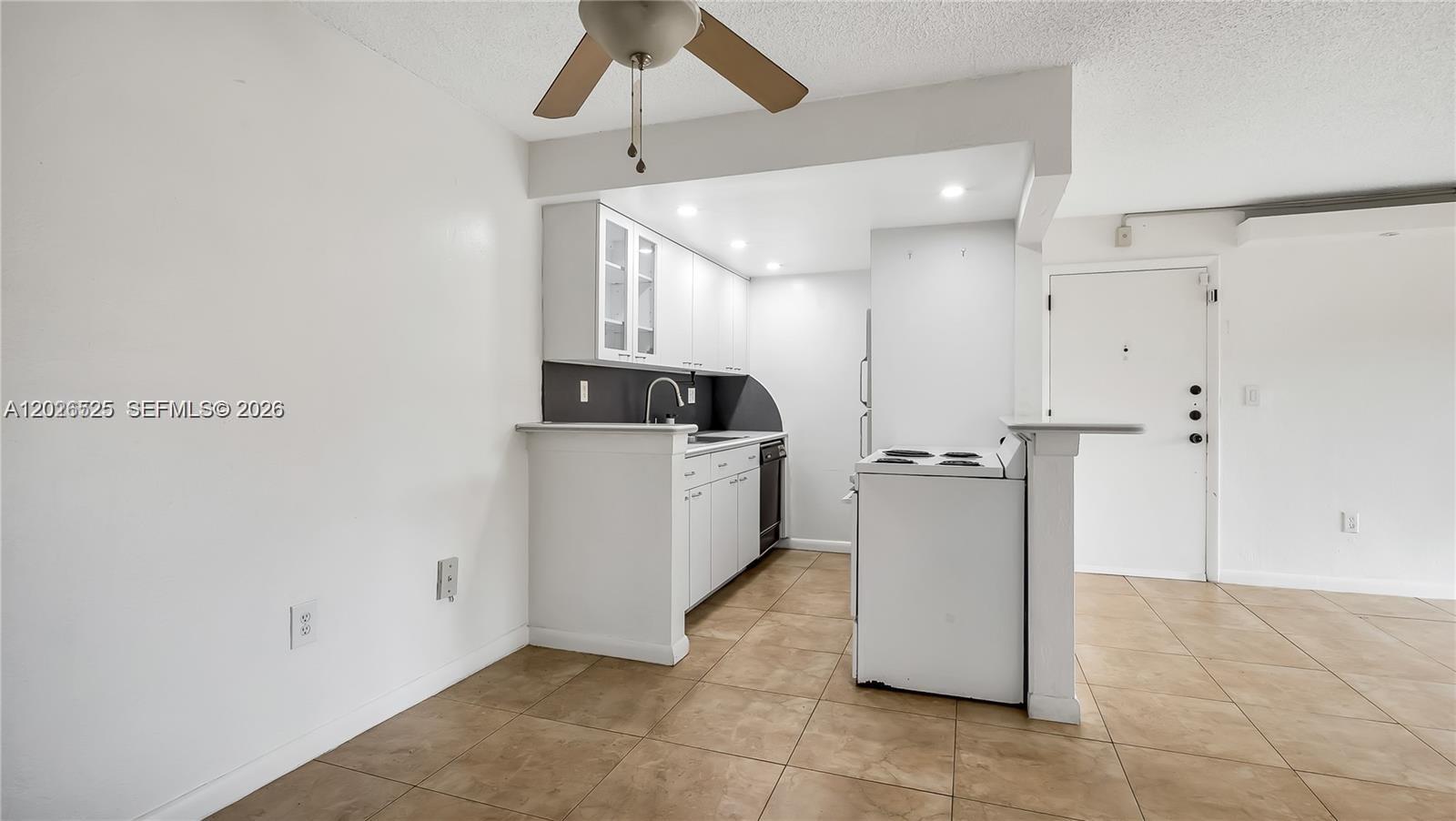 CYPRESS VILLAGE CONDO - Residential Lease