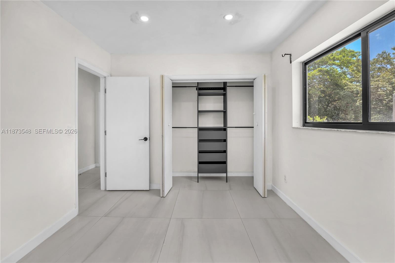 AUBURNDALE TAMIAMI TRAIL - Residential Income