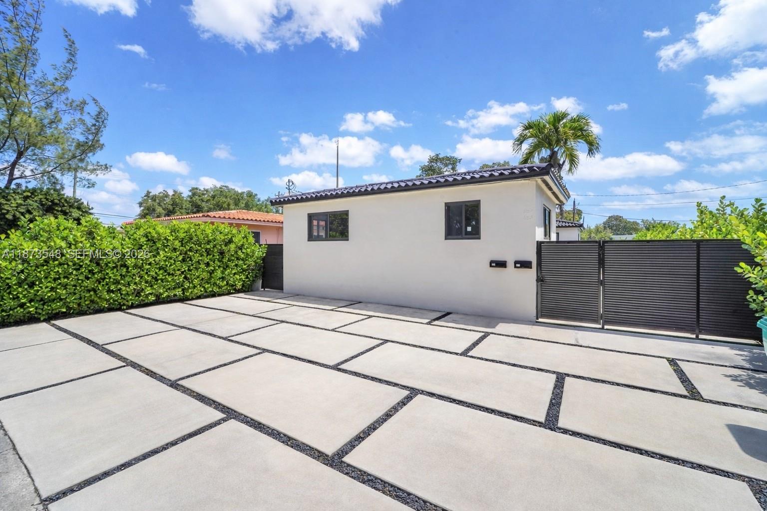AUBURNDALE TAMIAMI TRAIL - Residential Income