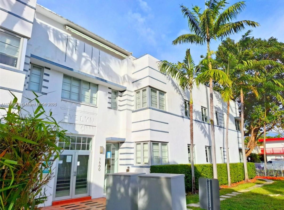 THE EVELYN CONDO - Residential Lease