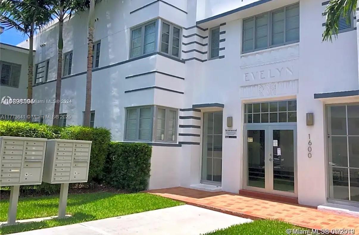 THE EVELYN CONDO - Residential Lease