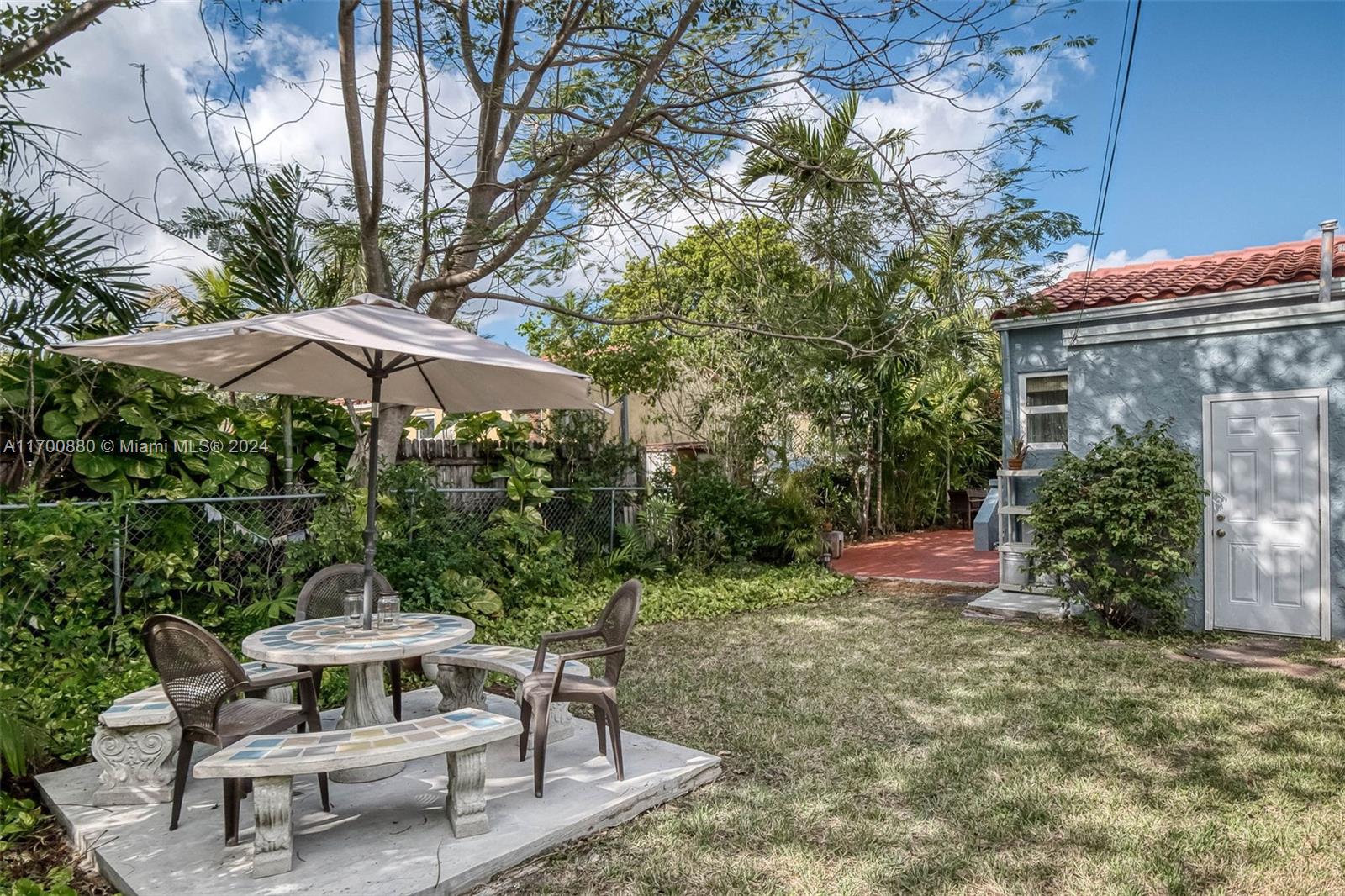 HOLLYWOOD - Residential