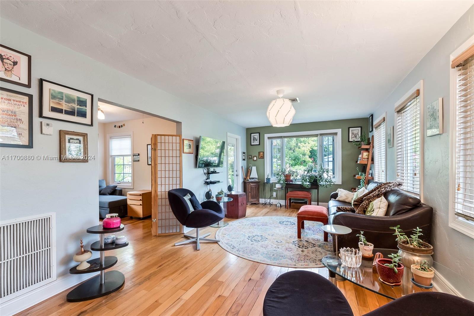 HOLLYWOOD - Residential