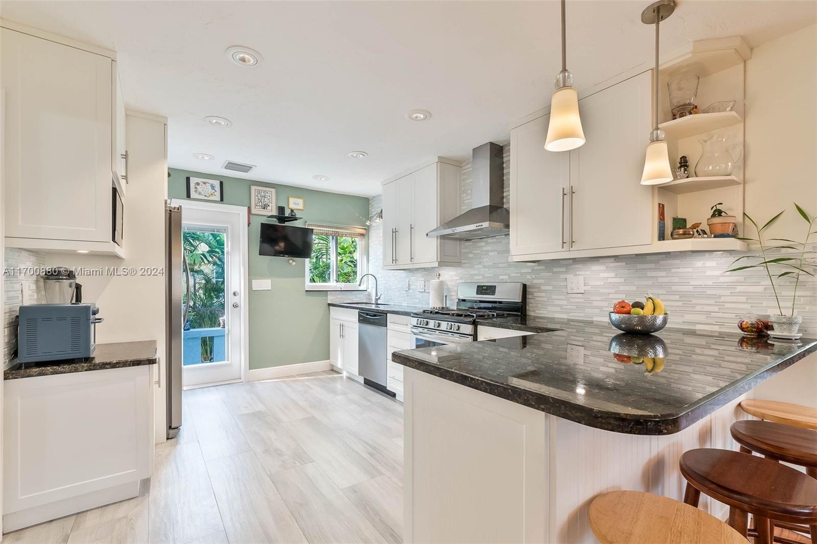 HOLLYWOOD - Residential