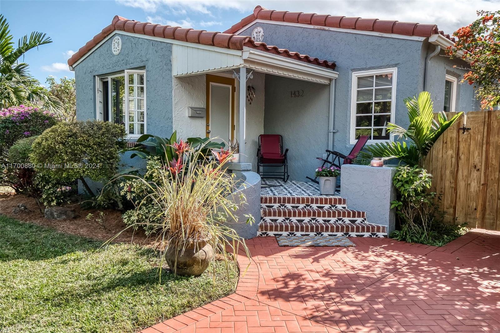 HOLLYWOOD - Residential
