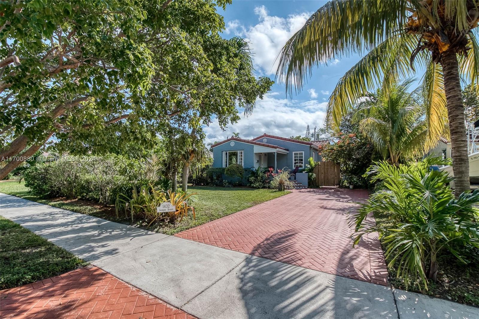 HOLLYWOOD - Residential