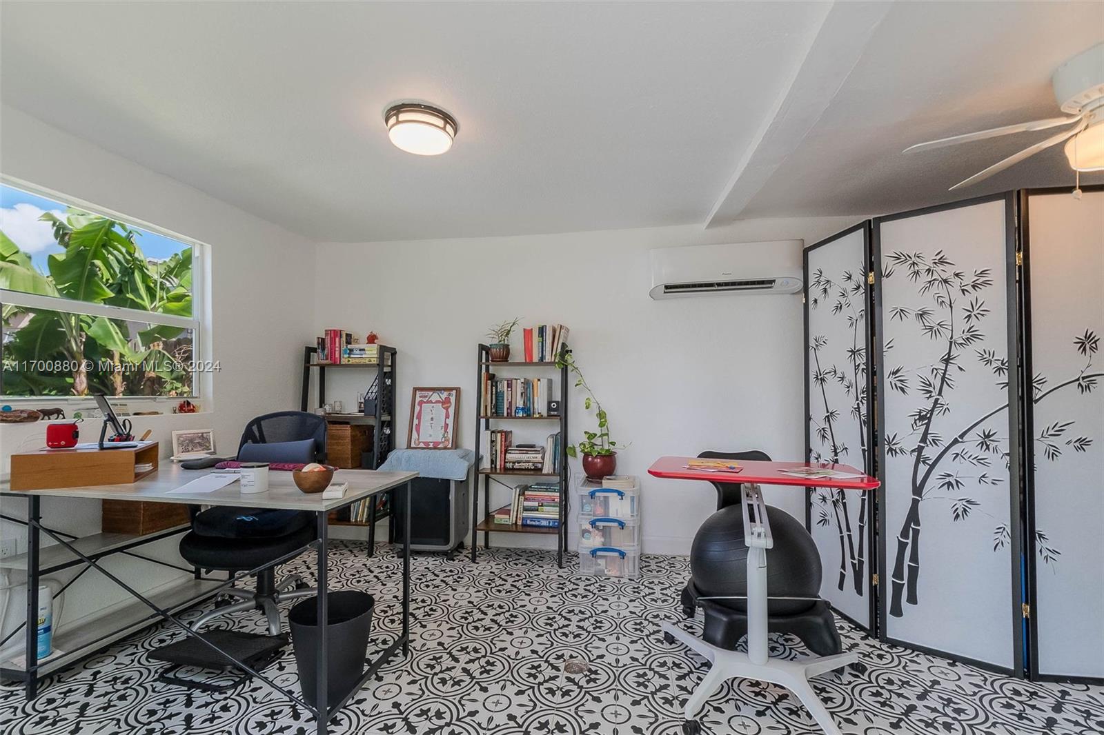 HOLLYWOOD - Residential