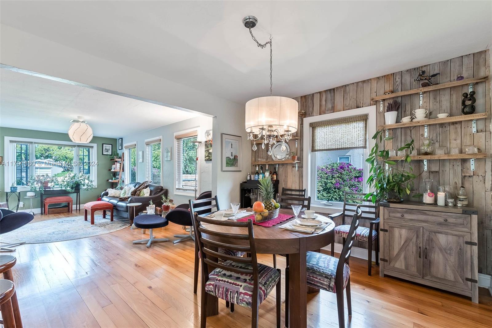 HOLLYWOOD - Residential