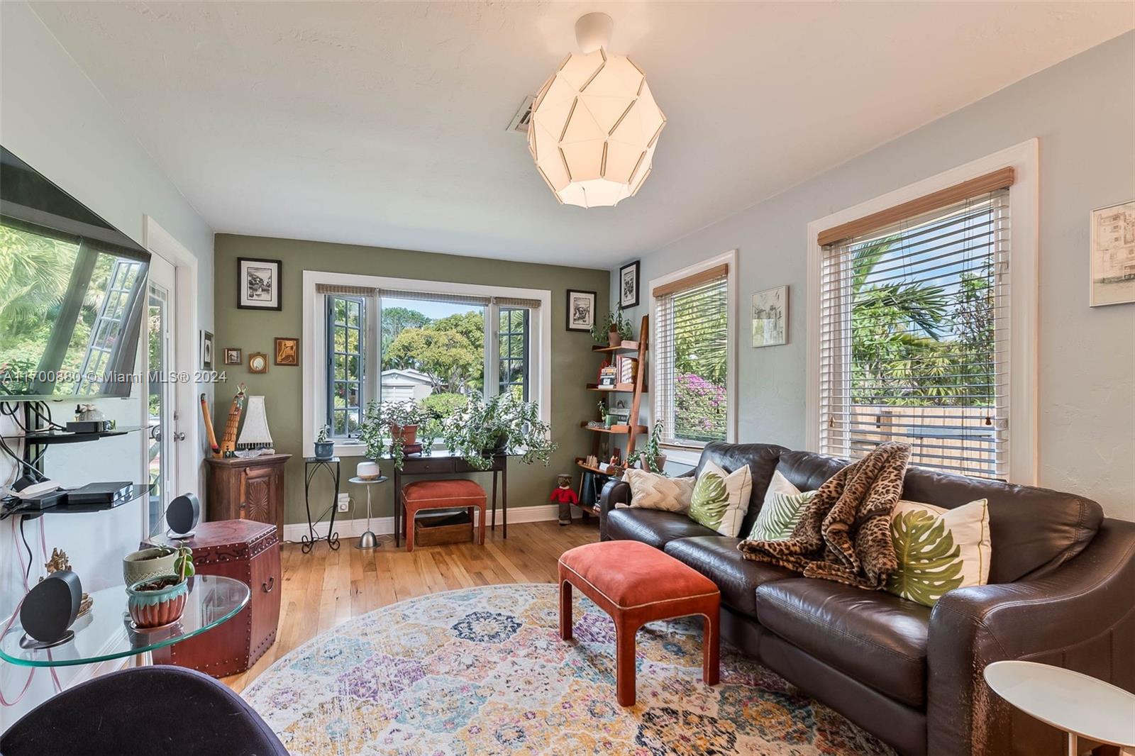 HOLLYWOOD - Residential