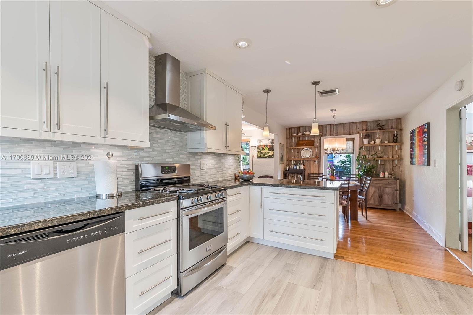 HOLLYWOOD - Residential