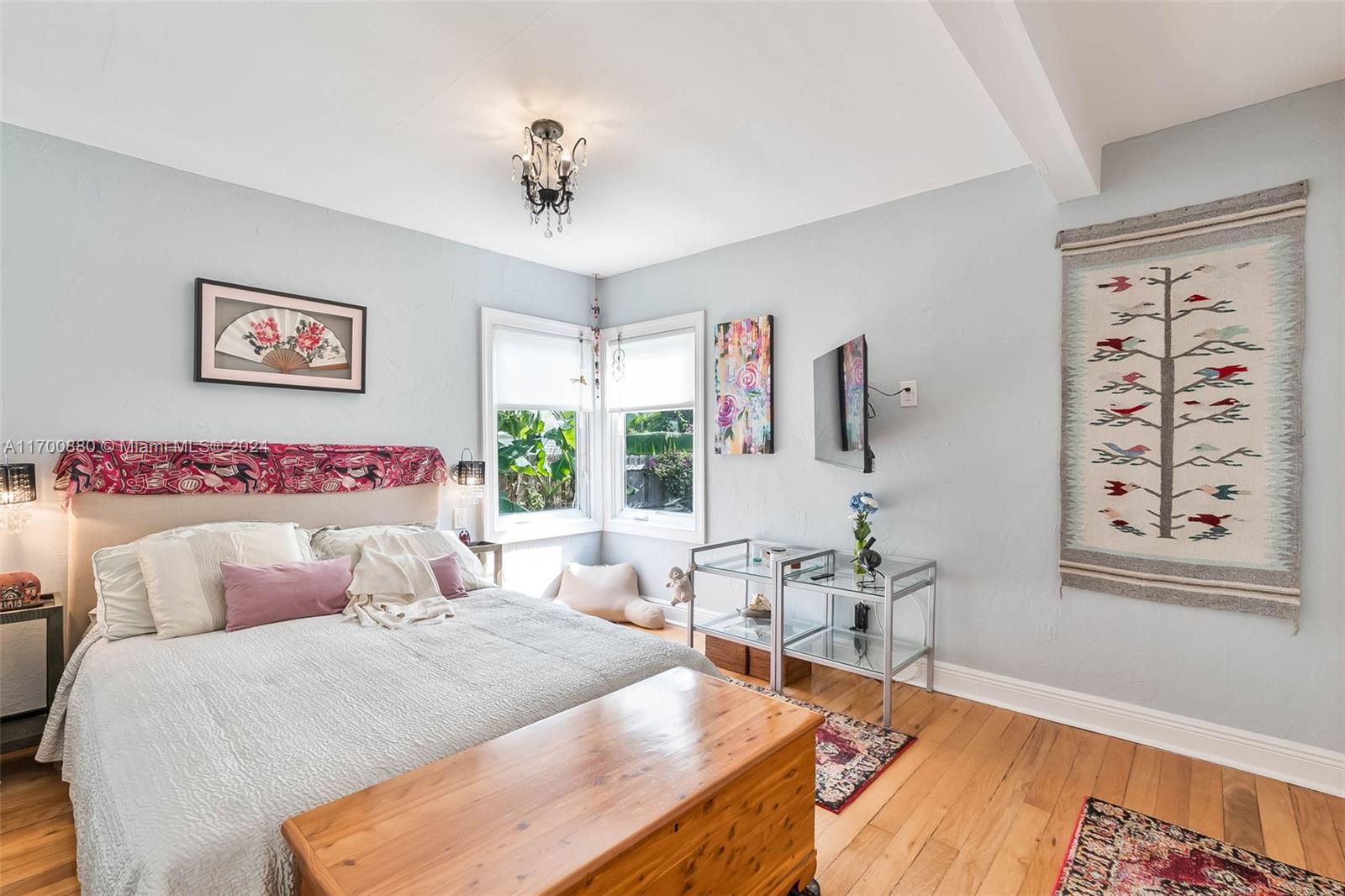 HOLLYWOOD - Residential