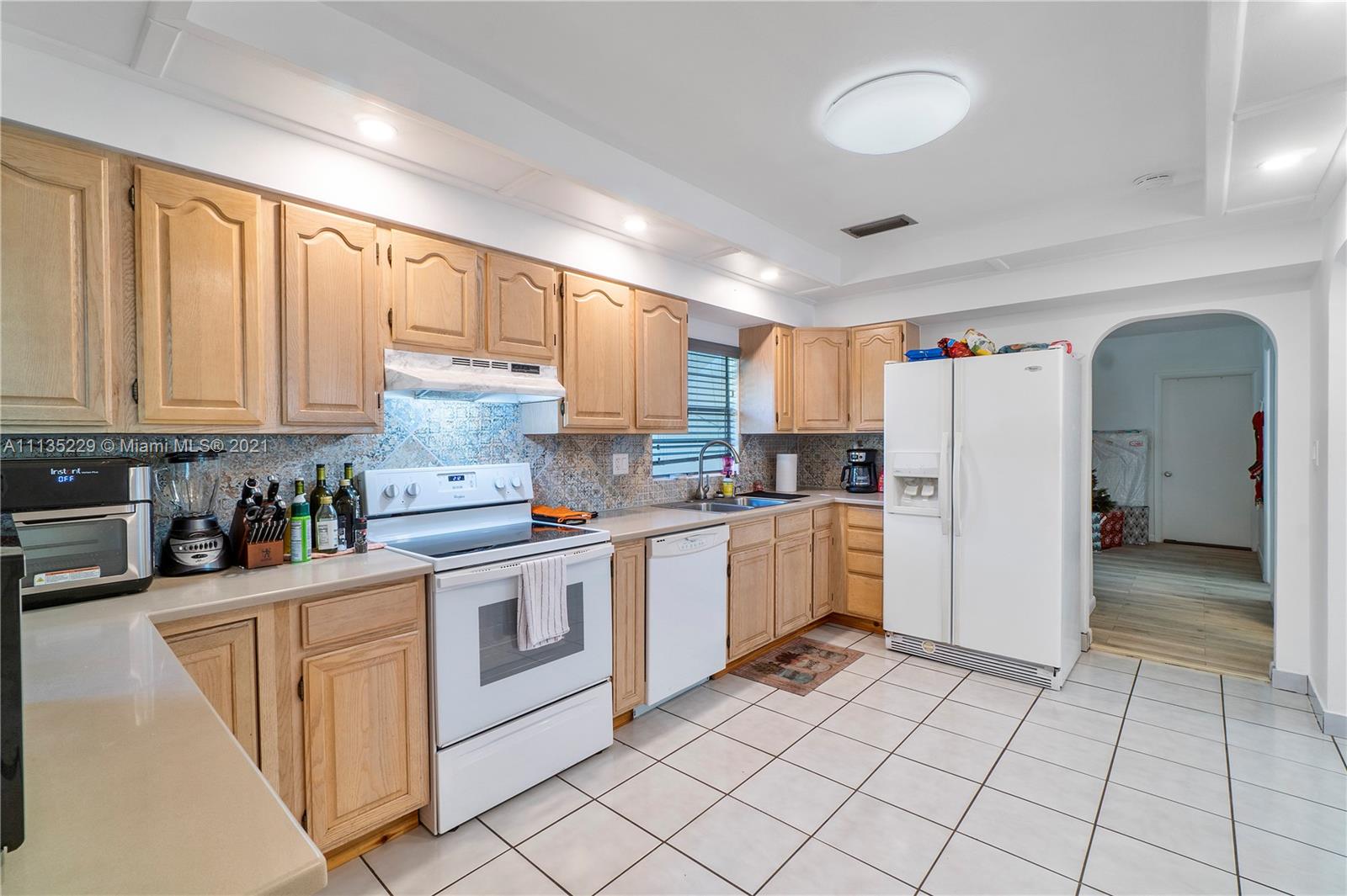 HALLANDALE BY THE SEA - Residential