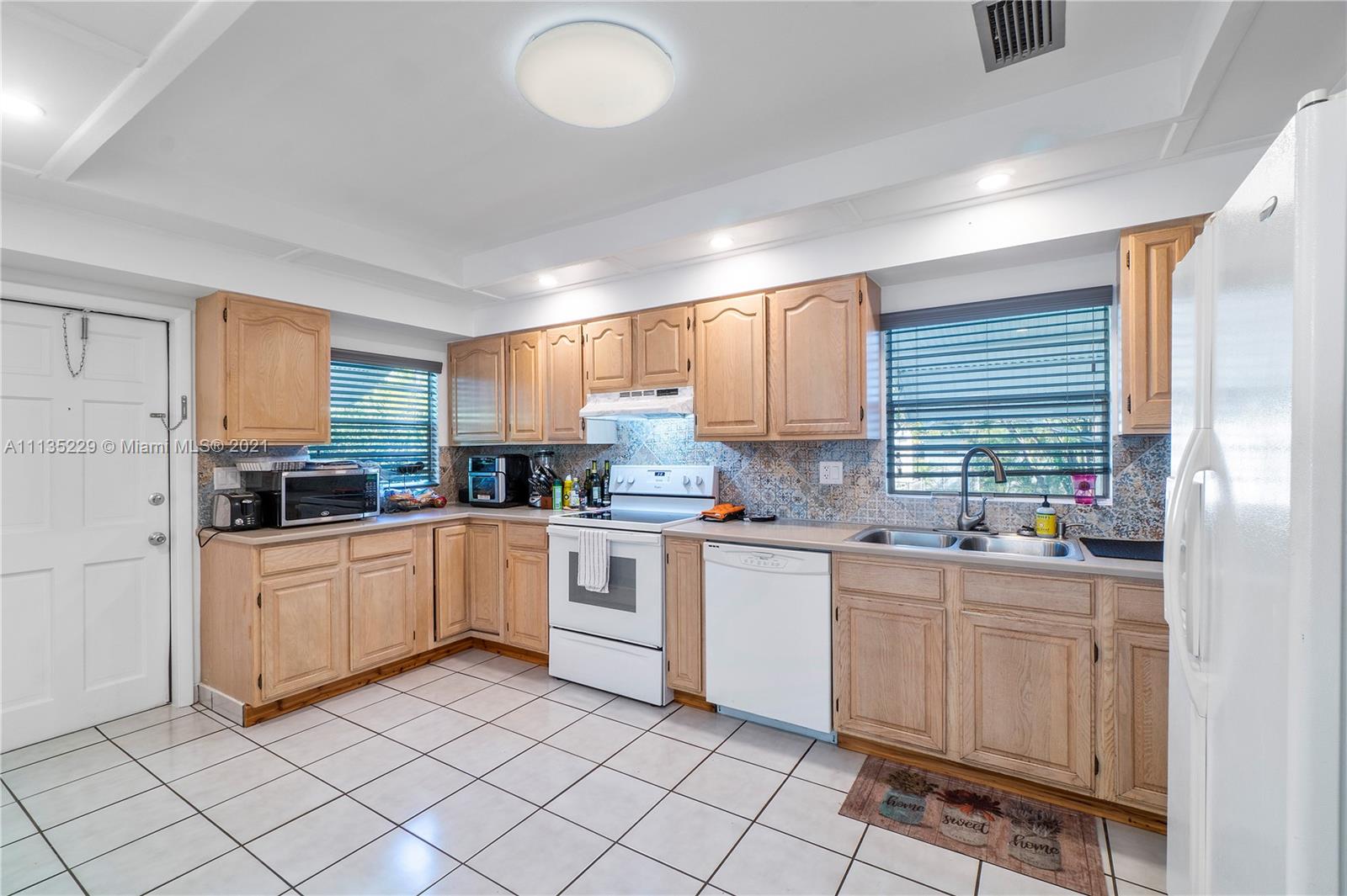 HALLANDALE BY THE SEA - Residential
