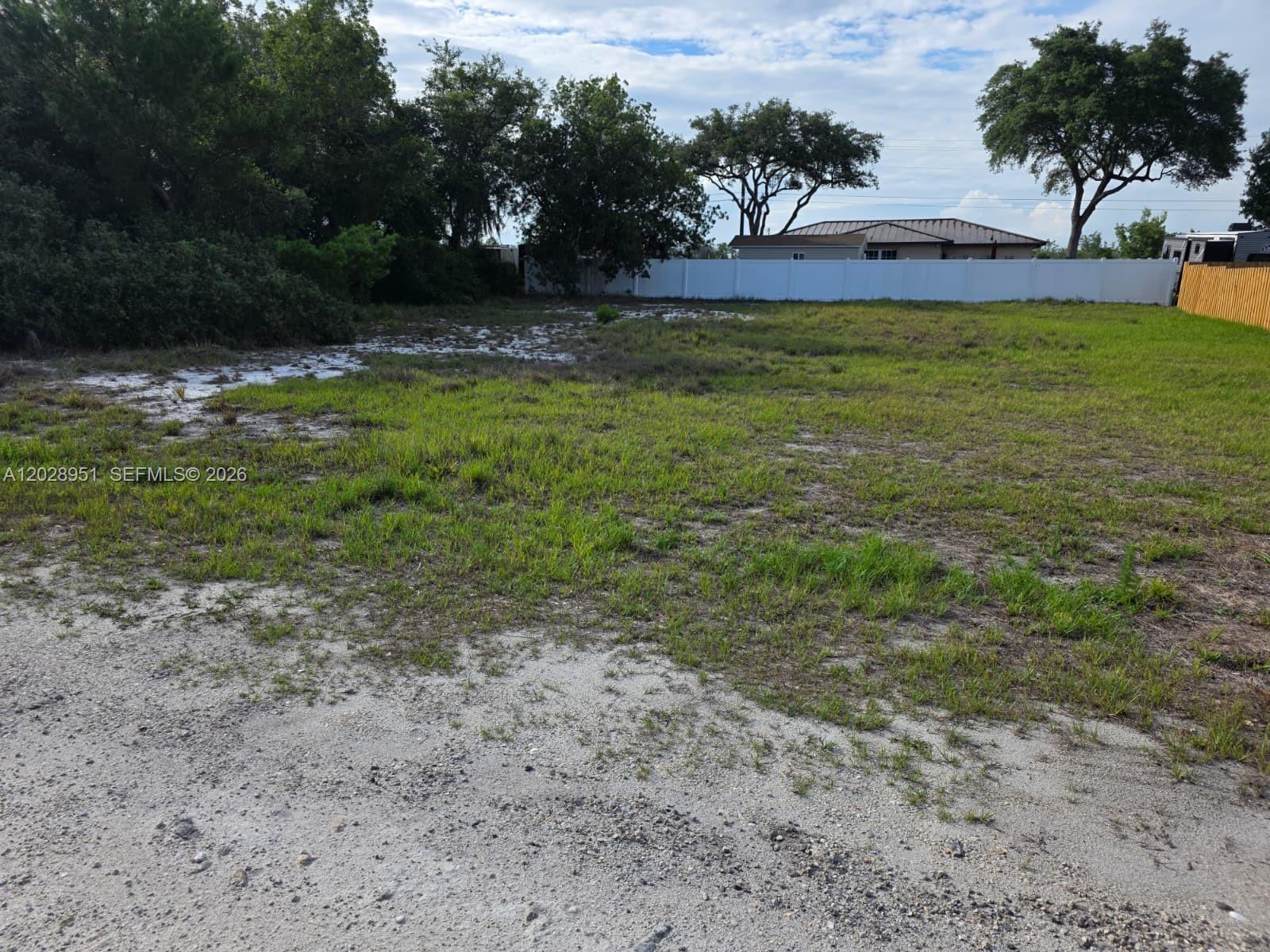Senring Lakes - Land