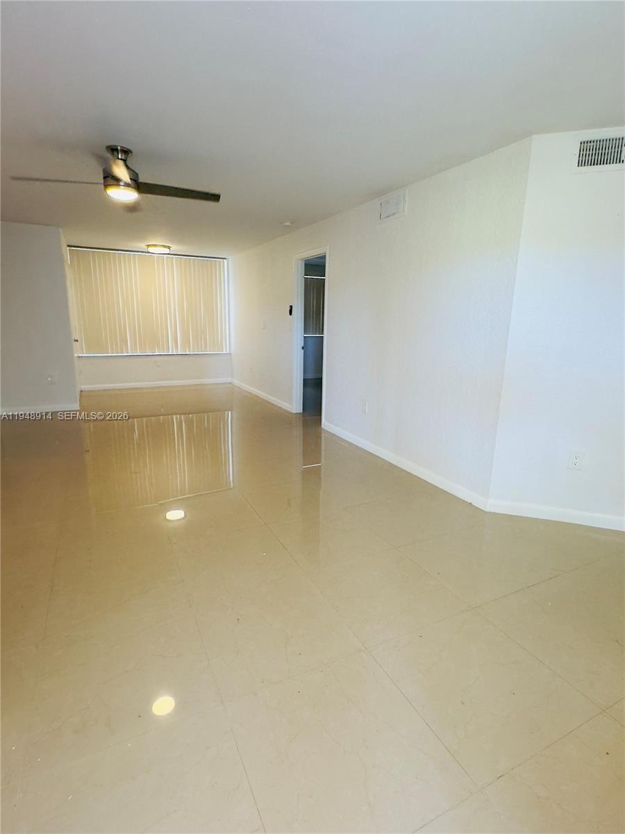 LAKEVIEW CLUB CONDO - Residential Lease