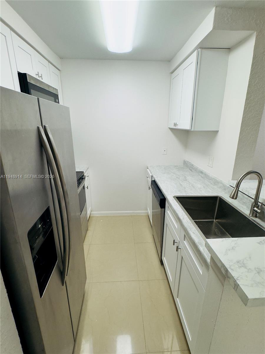 LAKEVIEW CLUB CONDO - Residential Lease