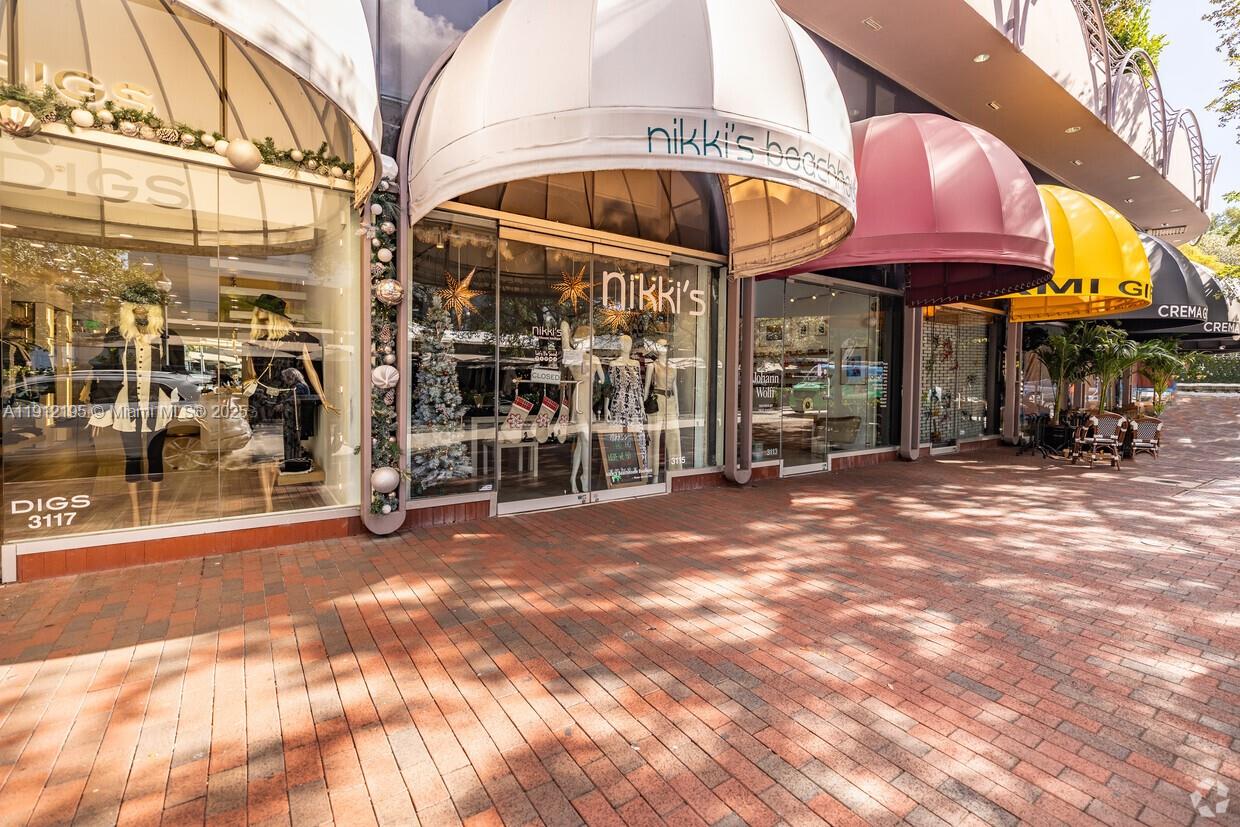Prime Retail Space in Coconut Grove – 600 SF on Commodore Plaza Exceptional opportunity to lease 600SF of prime retail space on the most desirable block in Coconut Grove — Commodore Plaza. This charming one-story storefront is ideally located next to Crema, and directly across from Greenstreet Café and Bartaco. Excellent visibility, and a vibrant neighborhood setting make this a perfect spot for retail. No food or restaurant use, please.