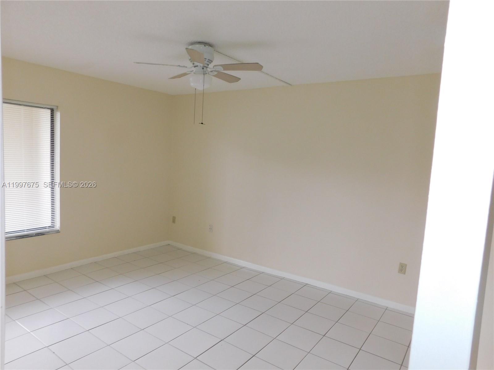 THE HORIZONS CONDO #6 - Residential