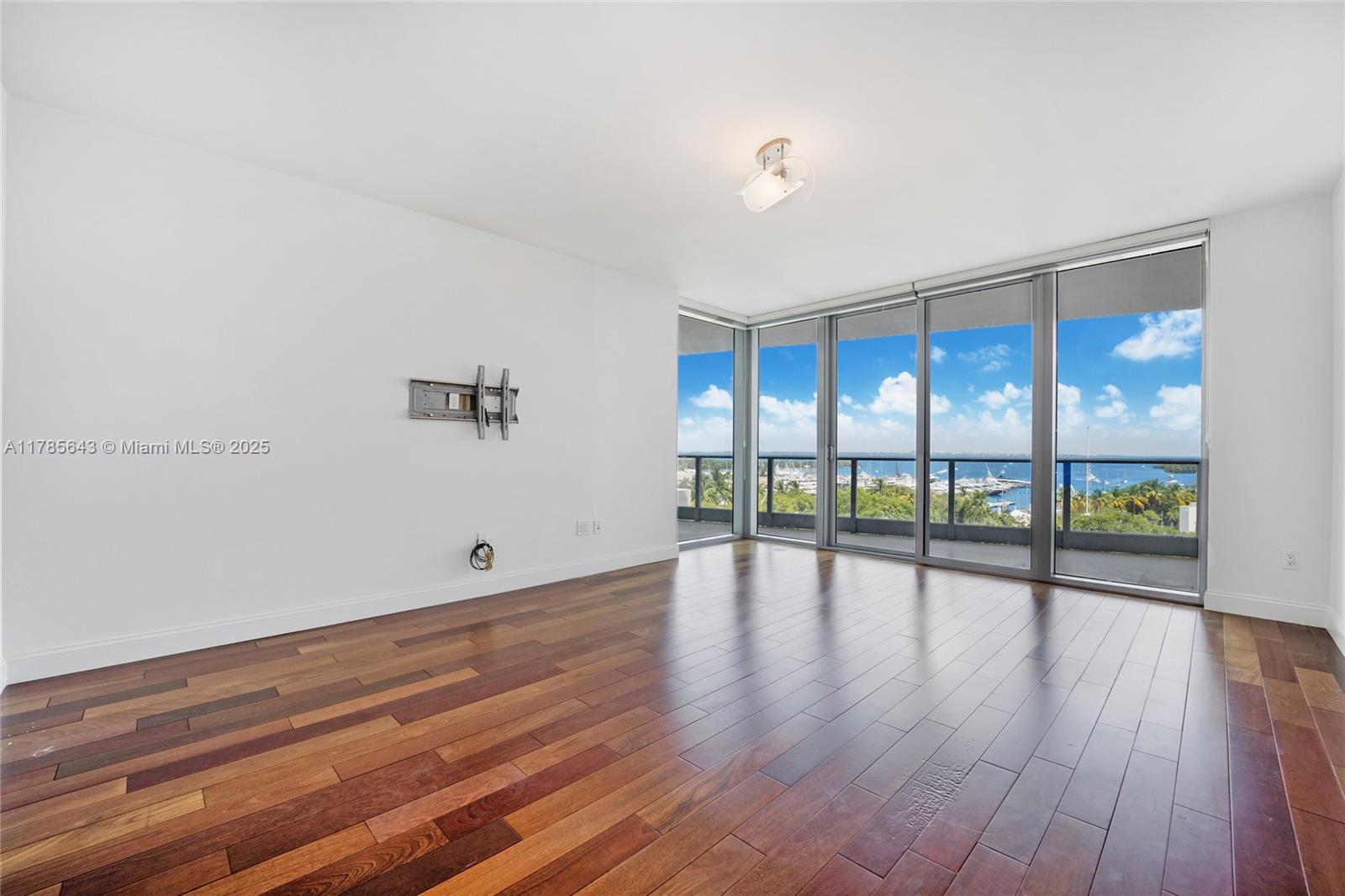 GROVENOR HOUSE CONDO - Residential Lease