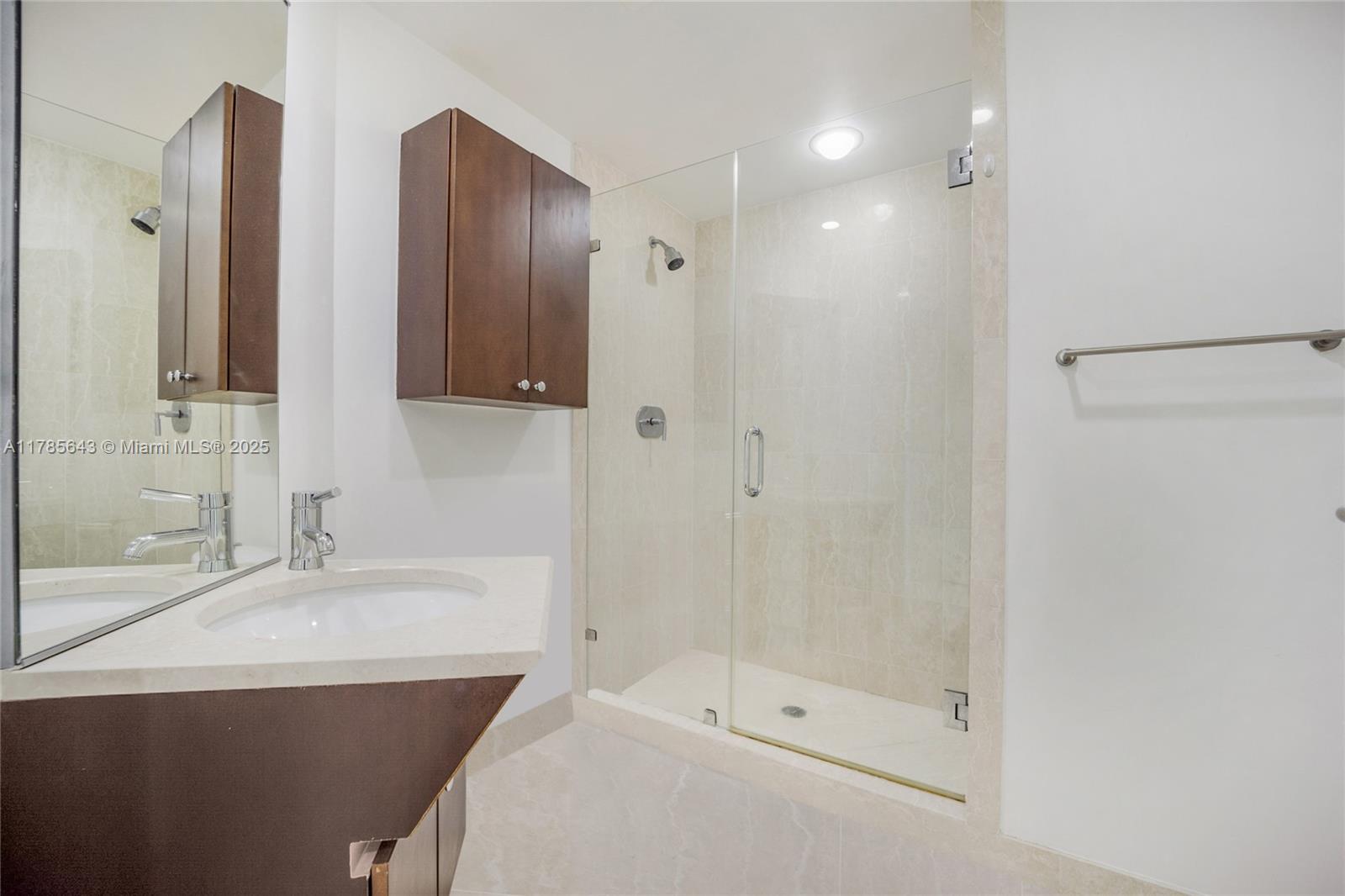 GROVENOR HOUSE CONDO - Residential Lease