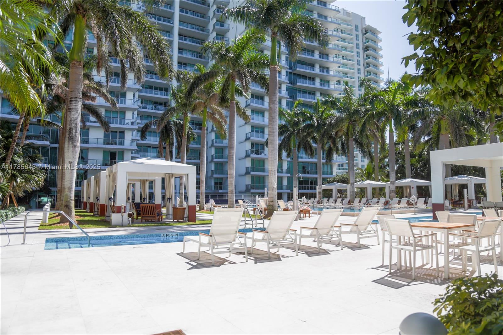 GROVENOR HOUSE CONDO - Residential Lease