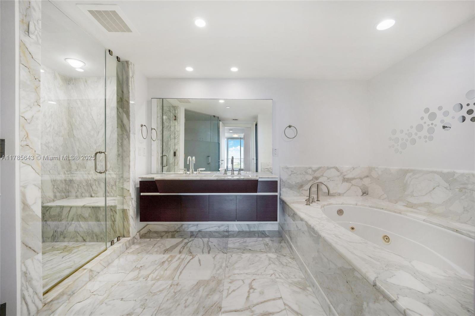 GROVENOR HOUSE CONDO - Residential Lease