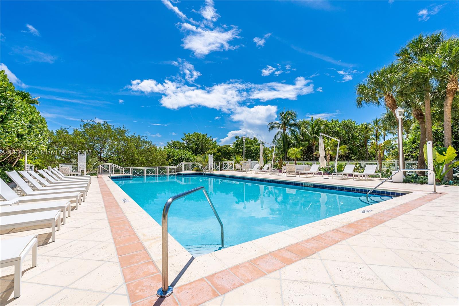 GRAND BAY TOWER CONDO - Residential