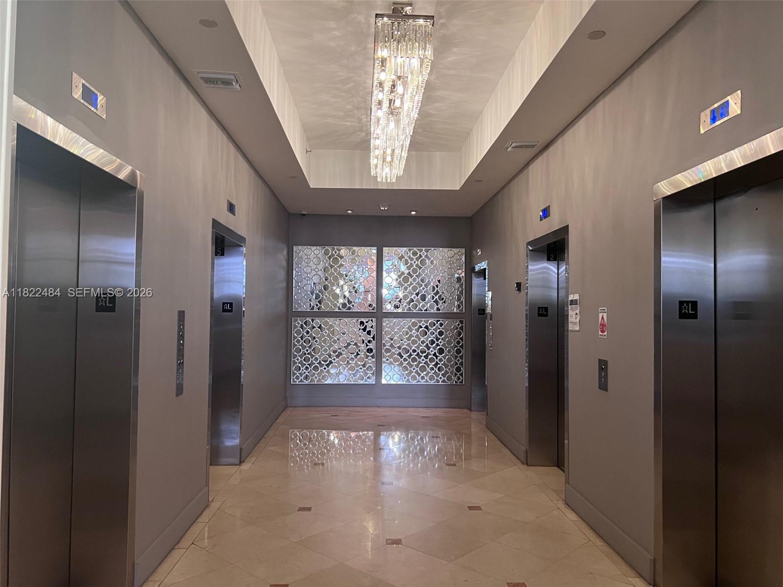 THE DECOPLAGE CONDO - Residential