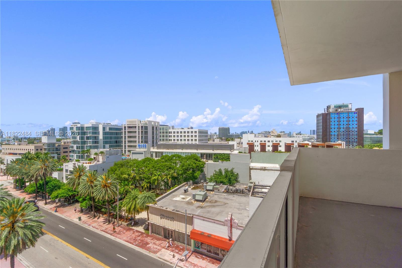 THE DECOPLAGE CONDO - Residential