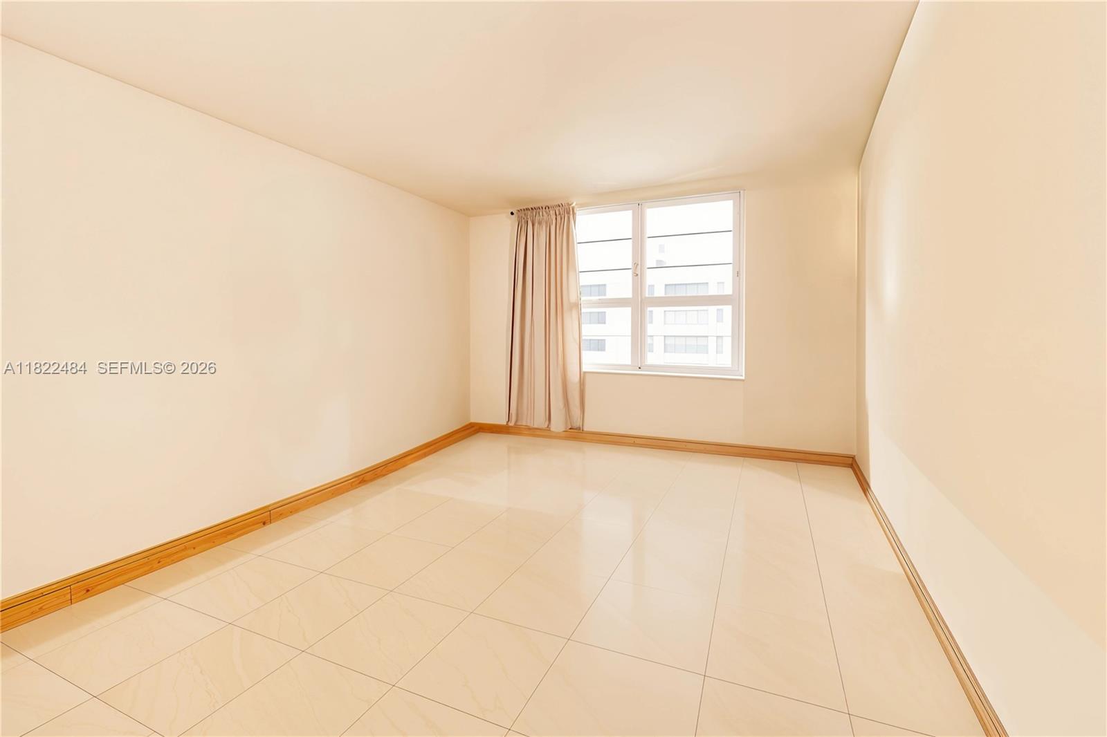 THE DECOPLAGE CONDO - Residential