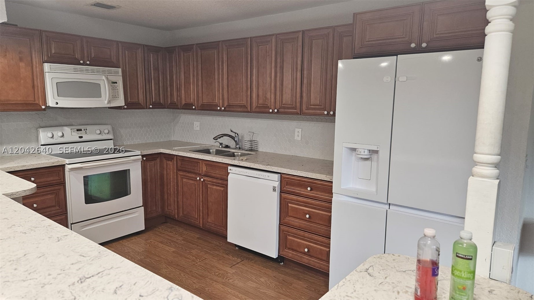WELCOME TO LAUDERDALE WEST, A SOUGHT-AFTER 55+ COMMUNITY IN THE HEART OF PLANTATION.THIS WELL MAINTAINED 1-BEDROOM 2-BATH RESIDENCE ALSO FEATURES A VERSATILE BONUS ROOM, PERFECT FOR HOME OFFICE,DEN, OR GUEST SPACE.THE UPDATED KITCHEN OFFERS MODERN FINISHES, AND RENT INCLUDES ELECTRICITY, WATER, AND CABLE TV .IDEALLY LOCATED WITHIN WALKING DISTANCE OF THE COMMUNITY CLUB-HOUSE. ENJOY RESORT STYLE AMENITIES INCLUDING A POOL, FITNESS CENTER, LIVE ENTERTAINMENT SOCIAL ACTIVITIES ,AND MUCH MORE. EXPERIENCE COMFORTABLE , LOW MAINTENANCE LIVING IN ONE OF PLANTATION'S MOST DESIRABLE ACTIVE ADULT COMMUNITIES.