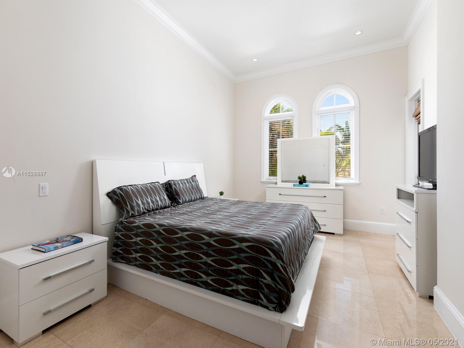 SO MITCHELL MANORS RE-PLA - Residential