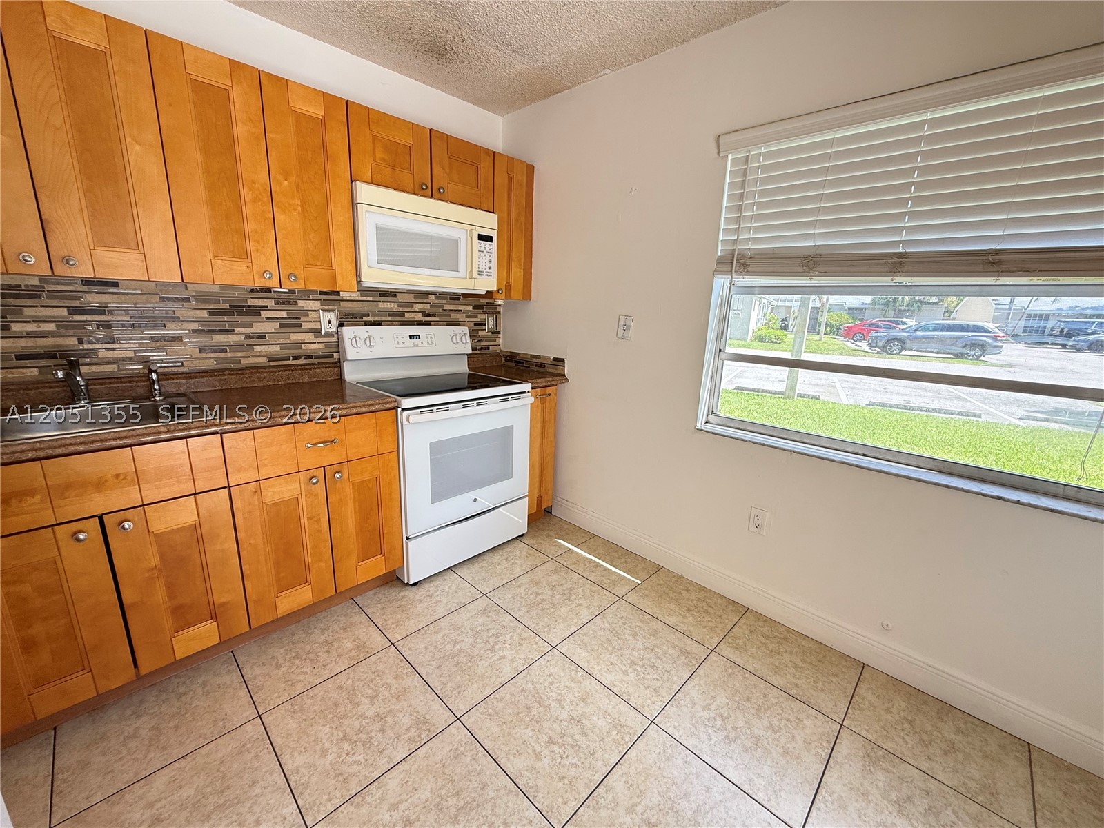 SIERRA RIDGE CONDO A - Residential Lease