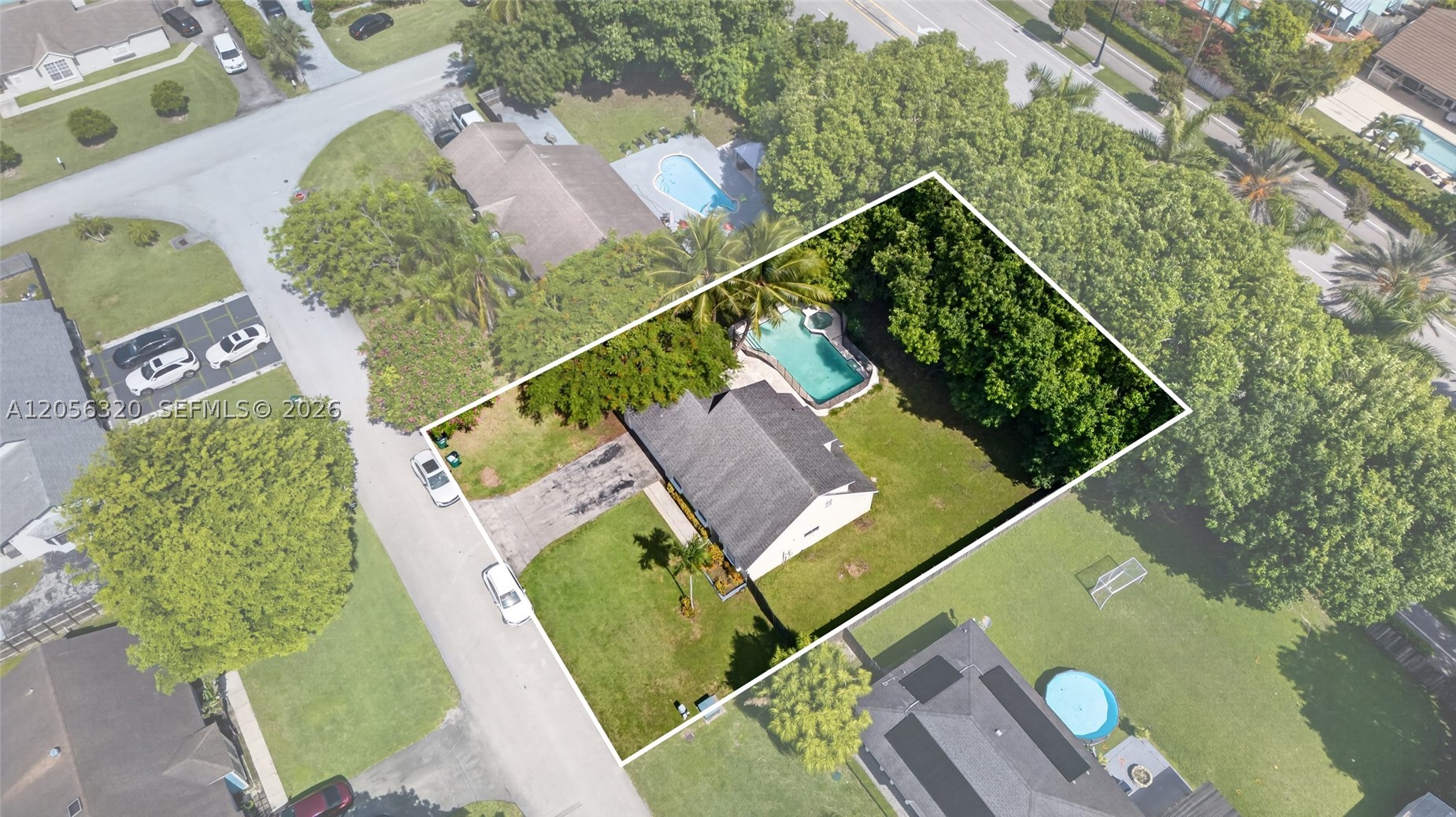 KINGS GRANT EAST - Residential