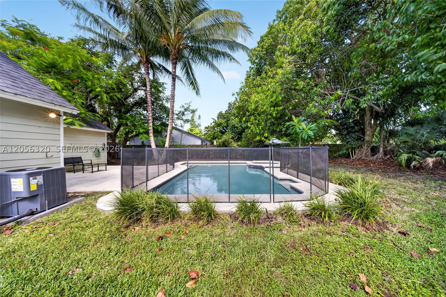 KINGS GRANT EAST - Residential