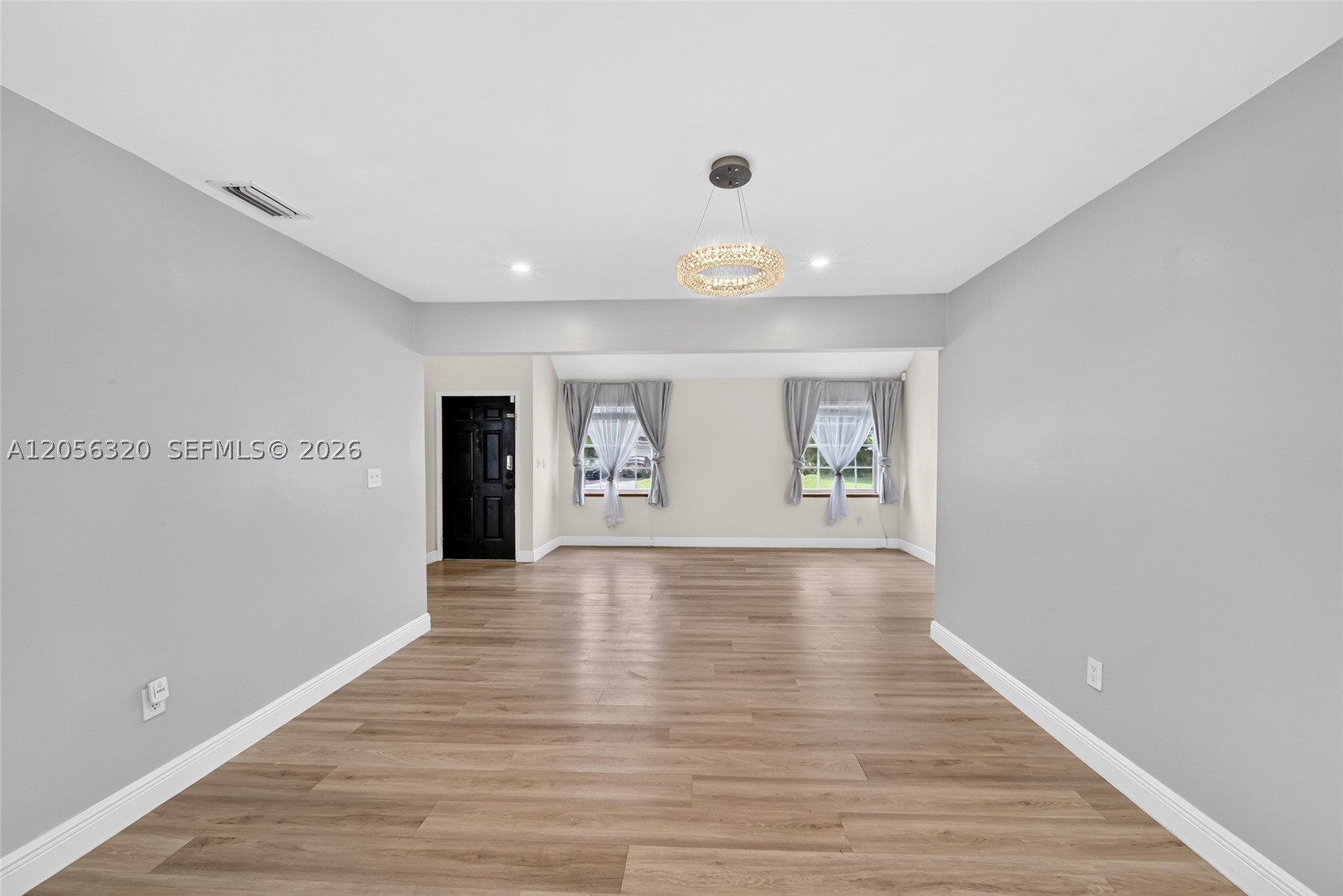 KINGS GRANT EAST - Residential