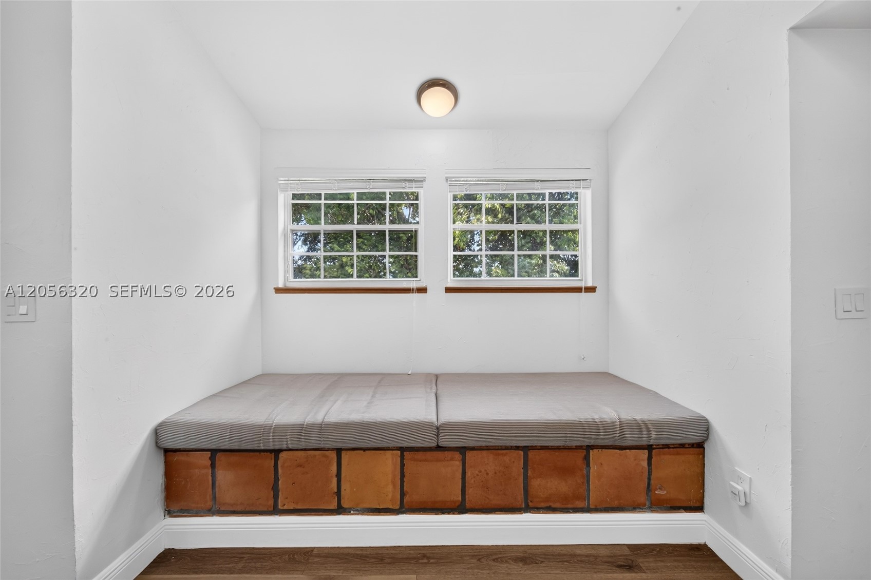 KINGS GRANT EAST - Residential