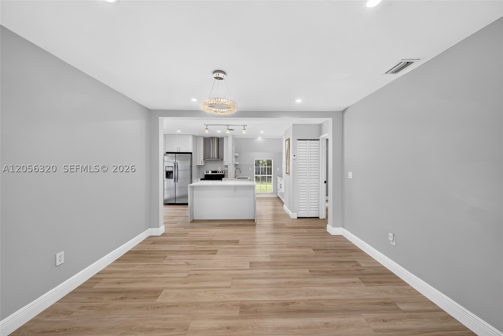 KINGS GRANT EAST - Residential
