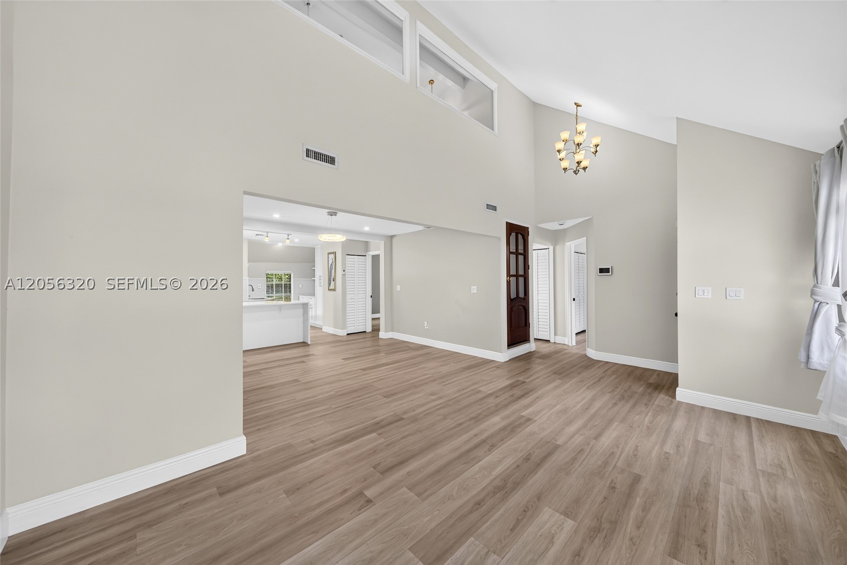 KINGS GRANT EAST - Residential