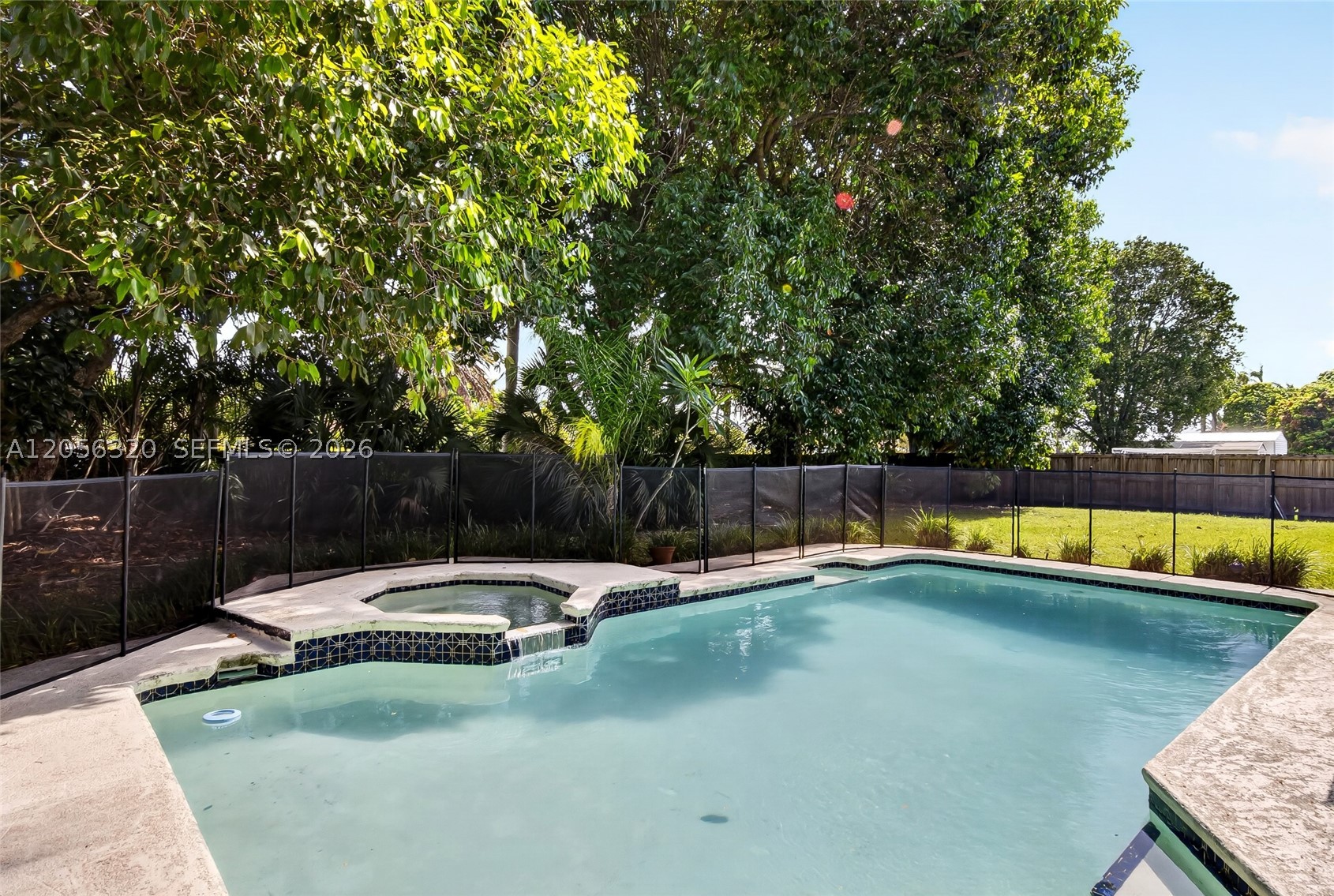 KINGS GRANT EAST - Residential