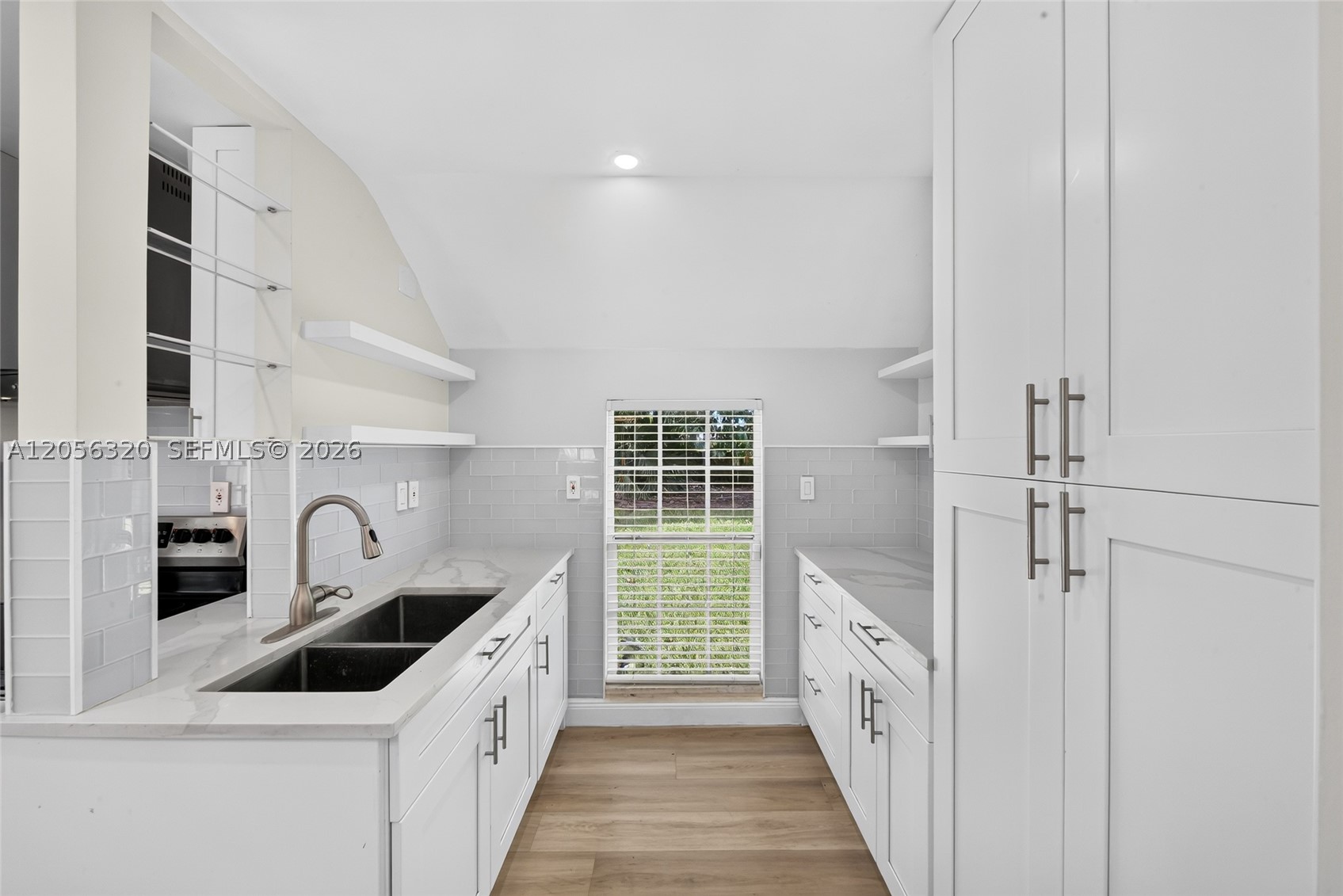 KINGS GRANT EAST - Residential