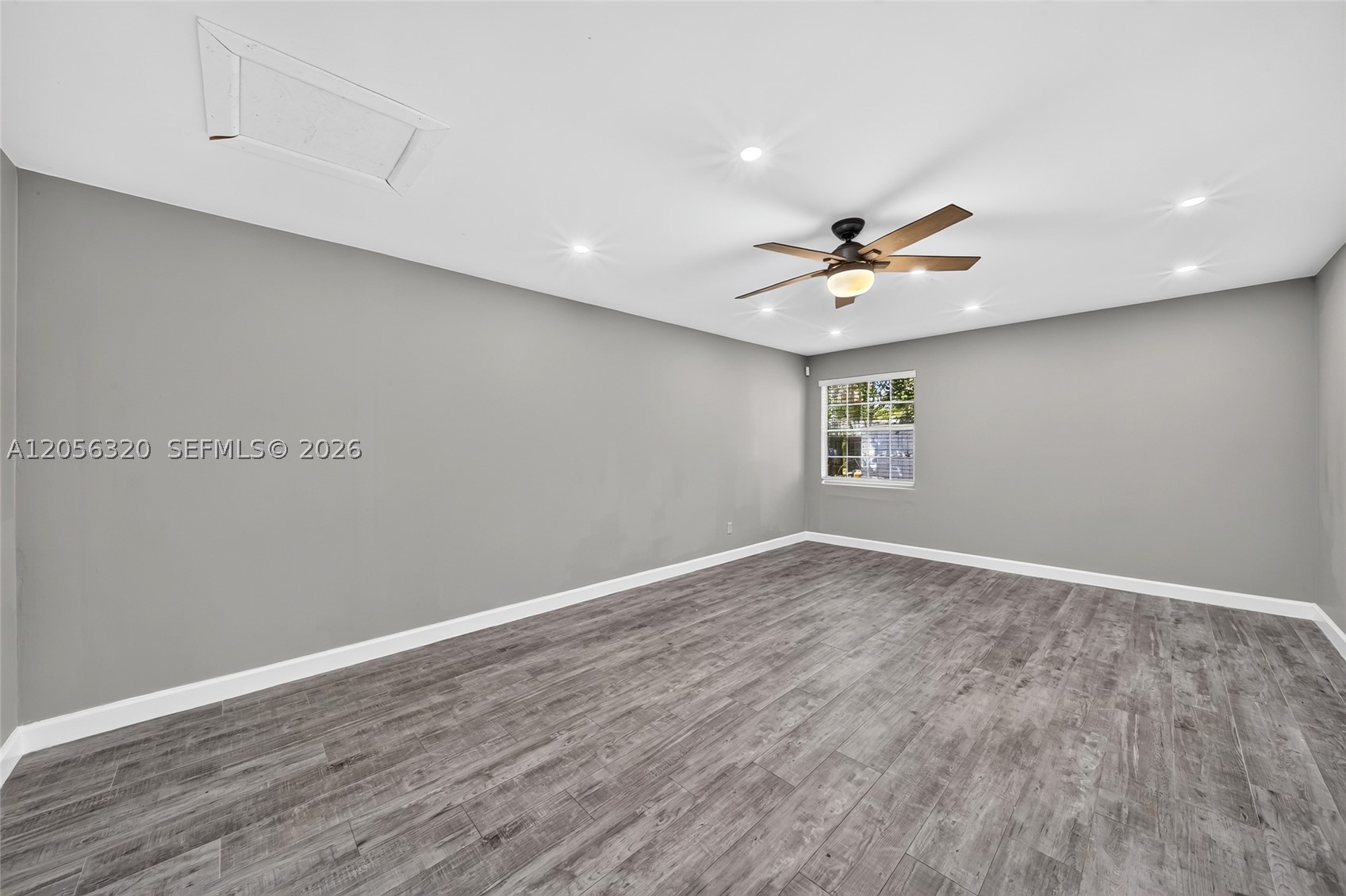 KINGS GRANT EAST - Residential