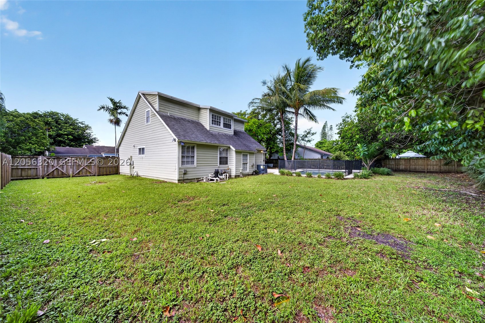 KINGS GRANT EAST - Residential