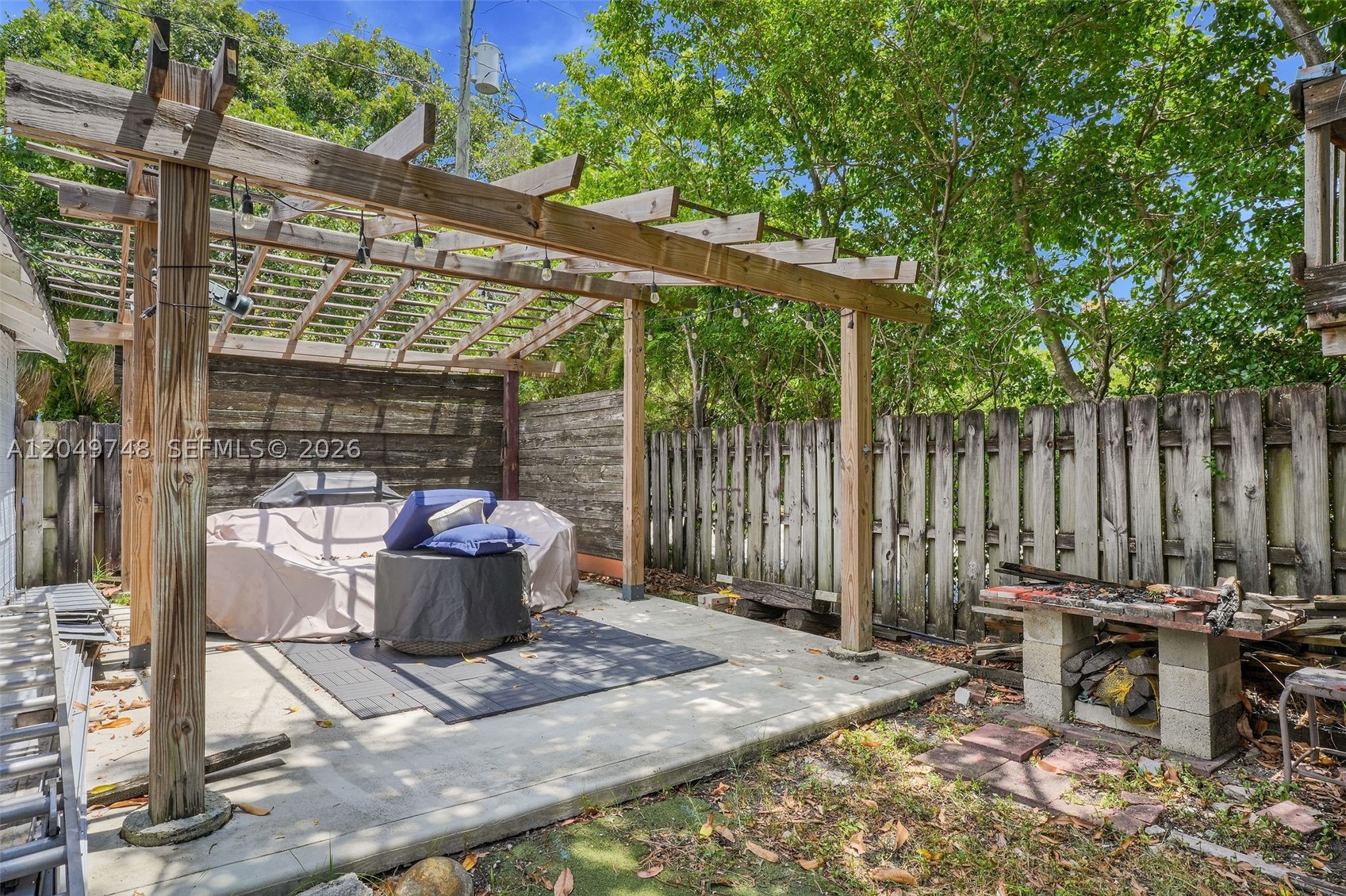 HOLLYWOOD - Residential