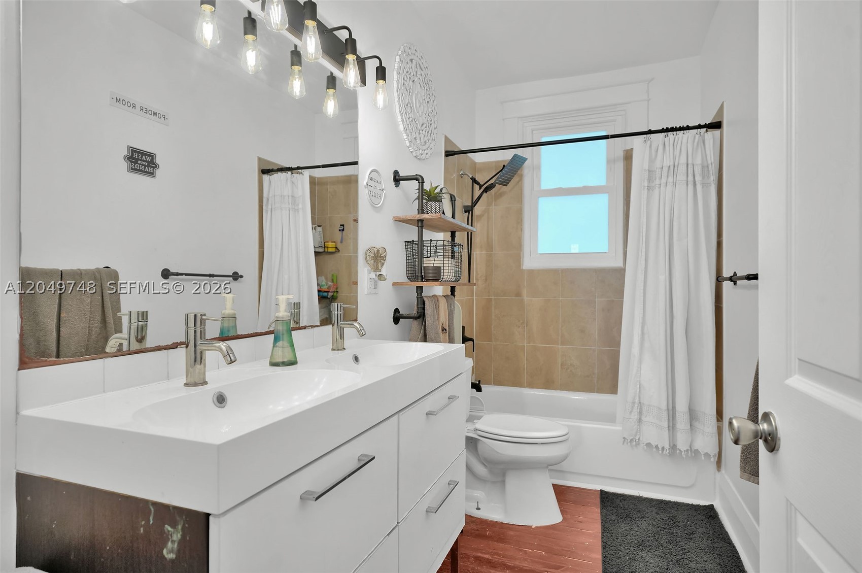 HOLLYWOOD - Residential