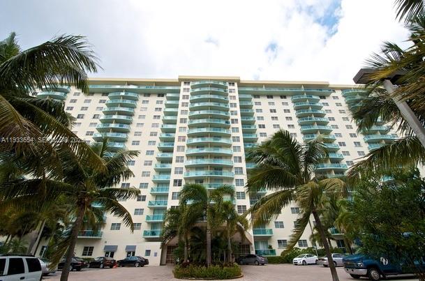 OCEANVIEW BUILDING A COND - Residential