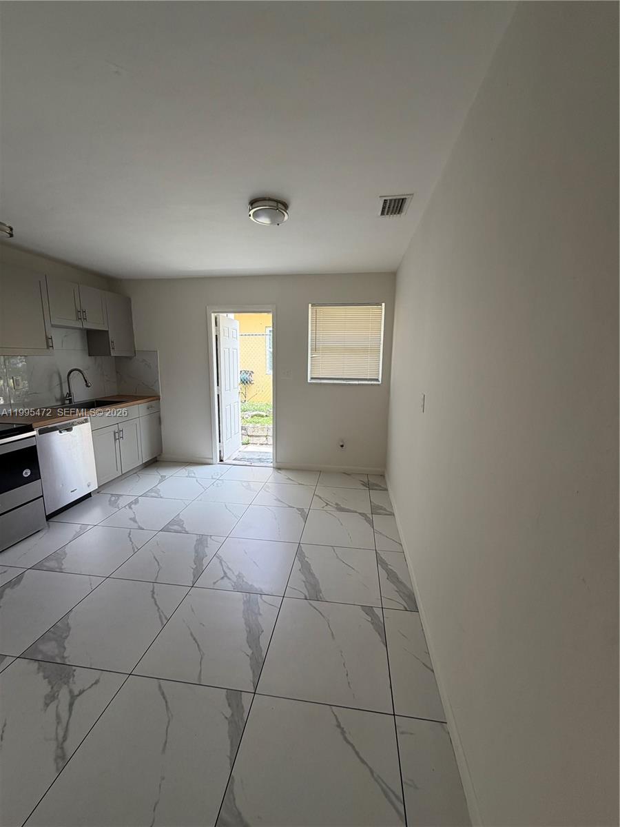 WASHINGTON PARK FOURTH AD - Residential Lease