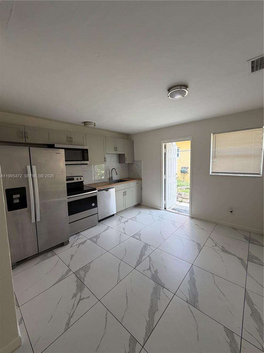 WASHINGTON PARK FOURTH AD - Residential Lease