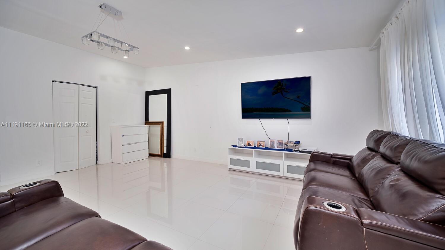 HIGHLAND WOODS SEC 1 - Residential