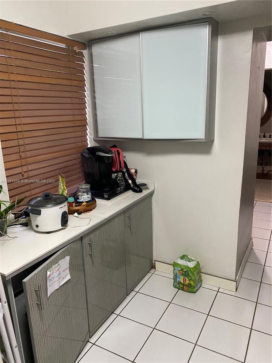 ROLLING GREEN CONDO B - Residential